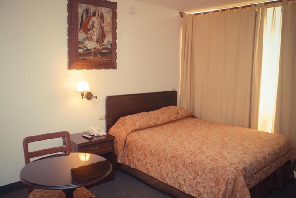 Venecia Hotel Carrion Trujillo Exteriör bild